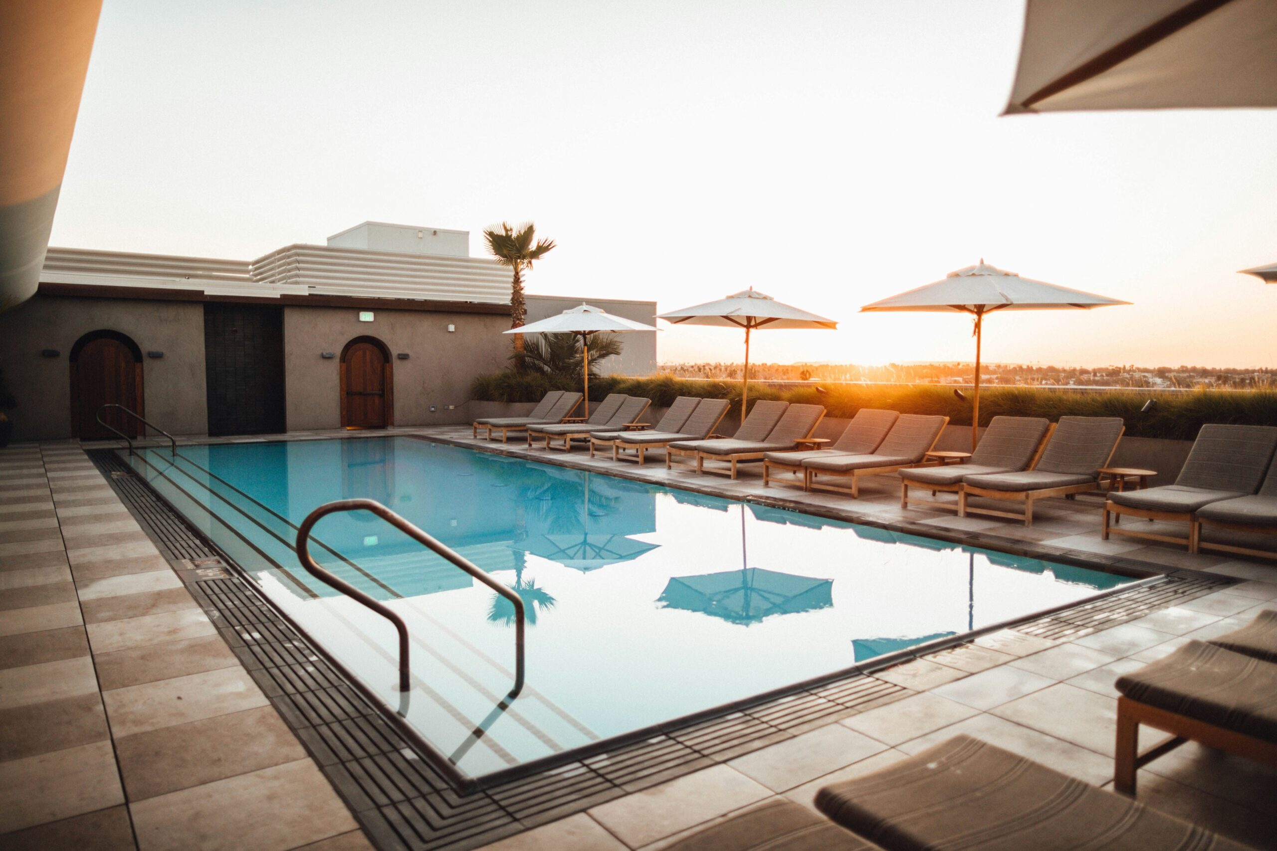 Stylish Fiberglass Pool Design Options for Your Backyard 6 Stylish Fiberglass Pool Design Options for Your Backyard 5