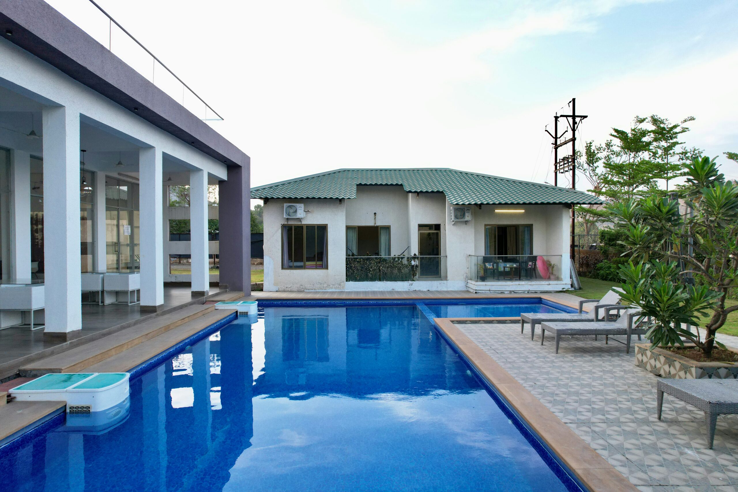 Elevate Your Space: Pool Features and Upgrades in McKinney 4 Elevate Your Space: Pool Features and Upgrades in McKinney 3